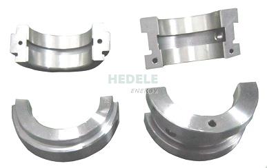Bearings at both ends (up and down)