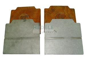 Main friction plate of wedge polymer material for railway freight car to turn K2 and K6