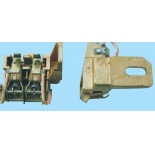 Brush grip (points left and right)