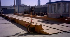 Rail transit shallow pit car transfer platform